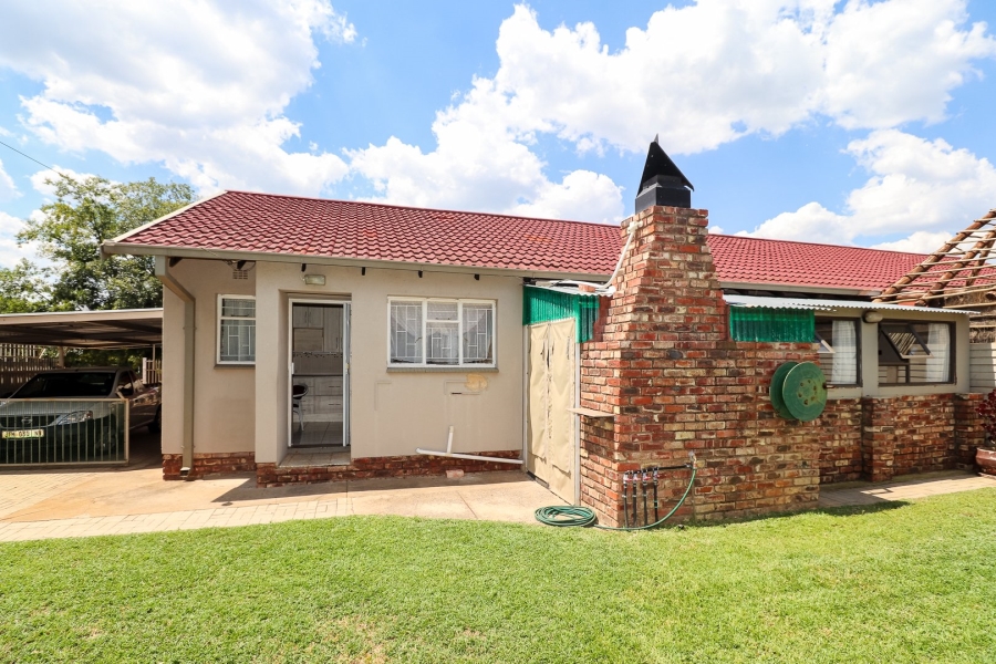 2 Bedroom Property for Sale in La Hoff North West